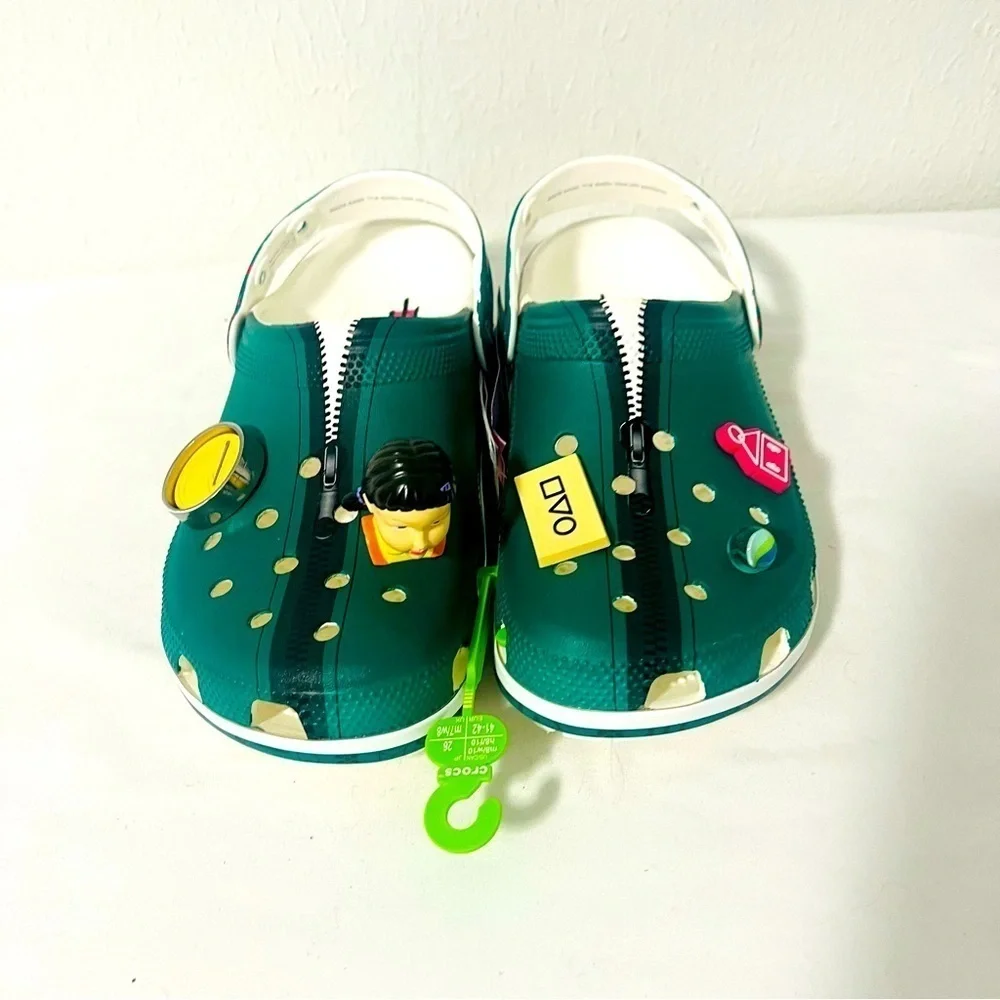 Crocs X Netflix Squid Game Classic Clog M8 W10 NWT Dark Green with Jibbitz